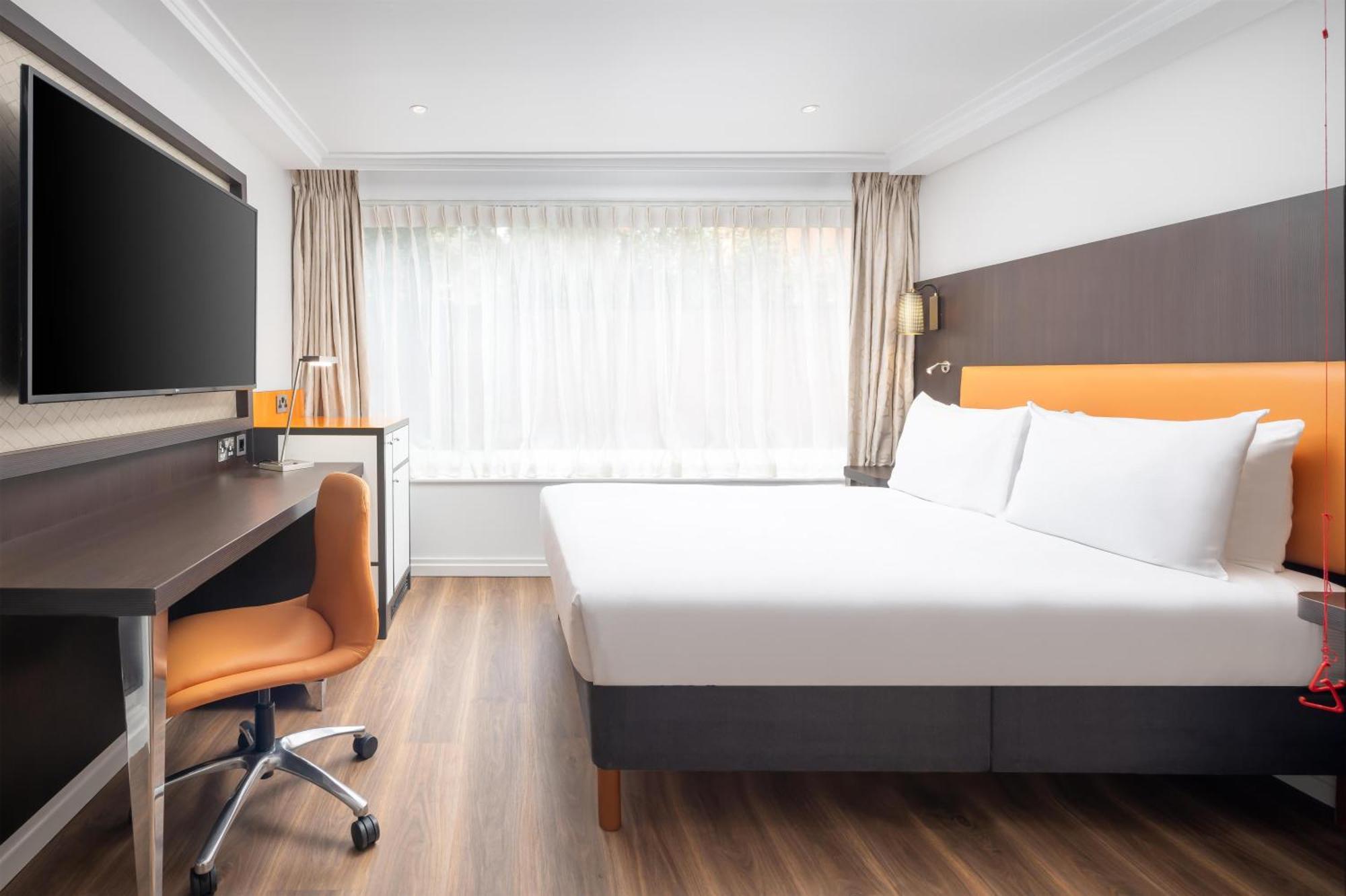 Chambre Lit Queen-Size - pour Personnes à Mobilité Réduite